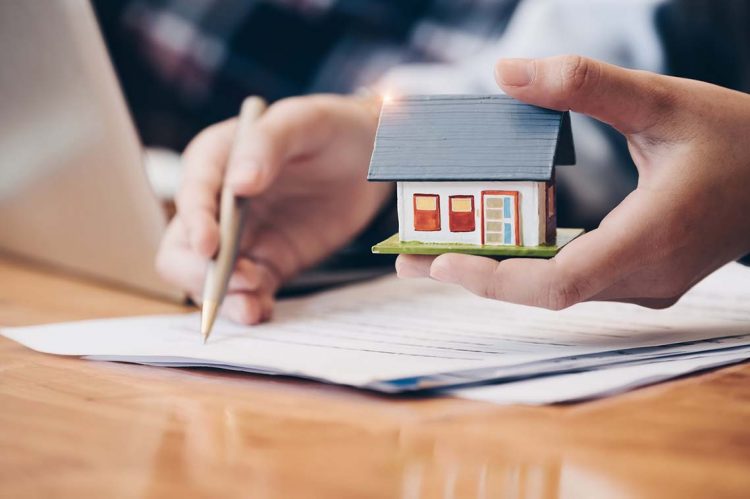 Real estate agent managing exclusive buyer and seller leads in Orlando Florida